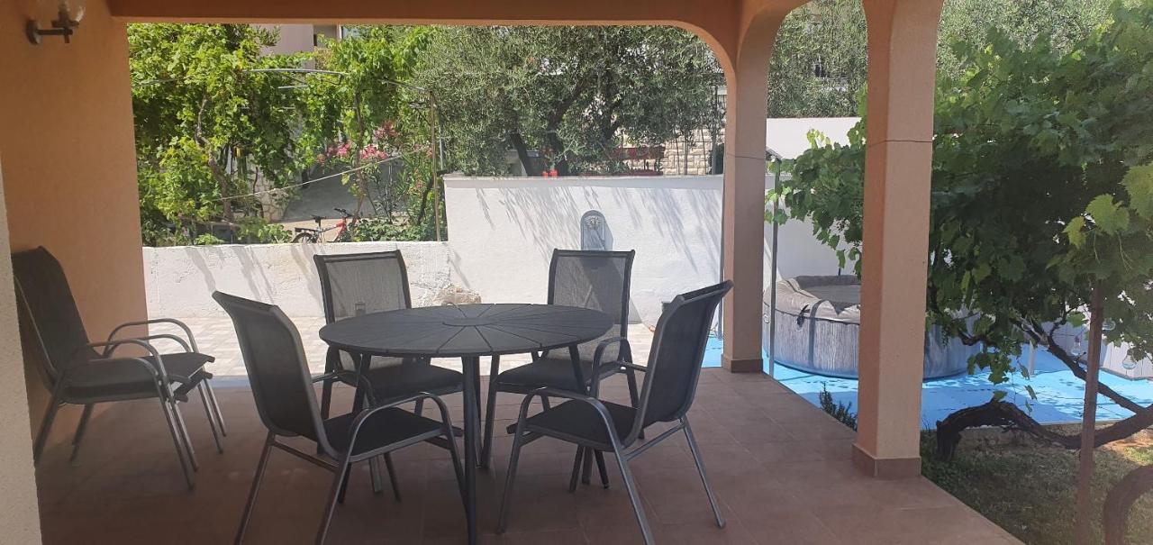 Ferienwohnung Apartman Z12 Kornić Exterior foto