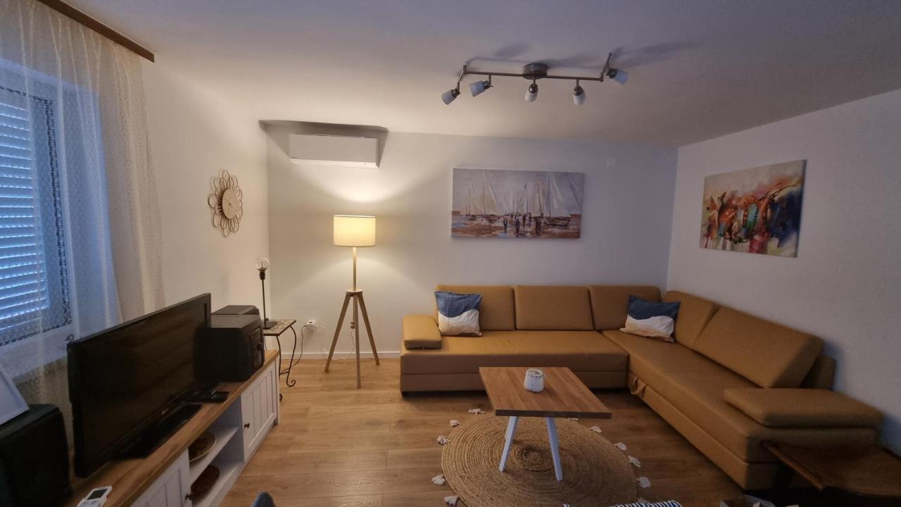 Ferienwohnung Apartman Z12 Kornić Exterior foto